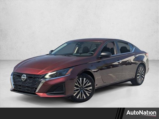 Used 2024 Nissan Altima 2.5 SV image 1
