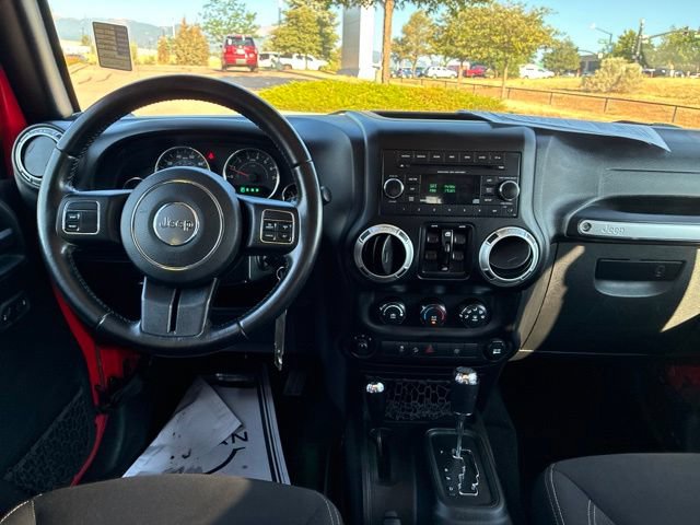 Used 2018 Jeep Wrangler Unlimited Rubicon AWD/4WD image 28