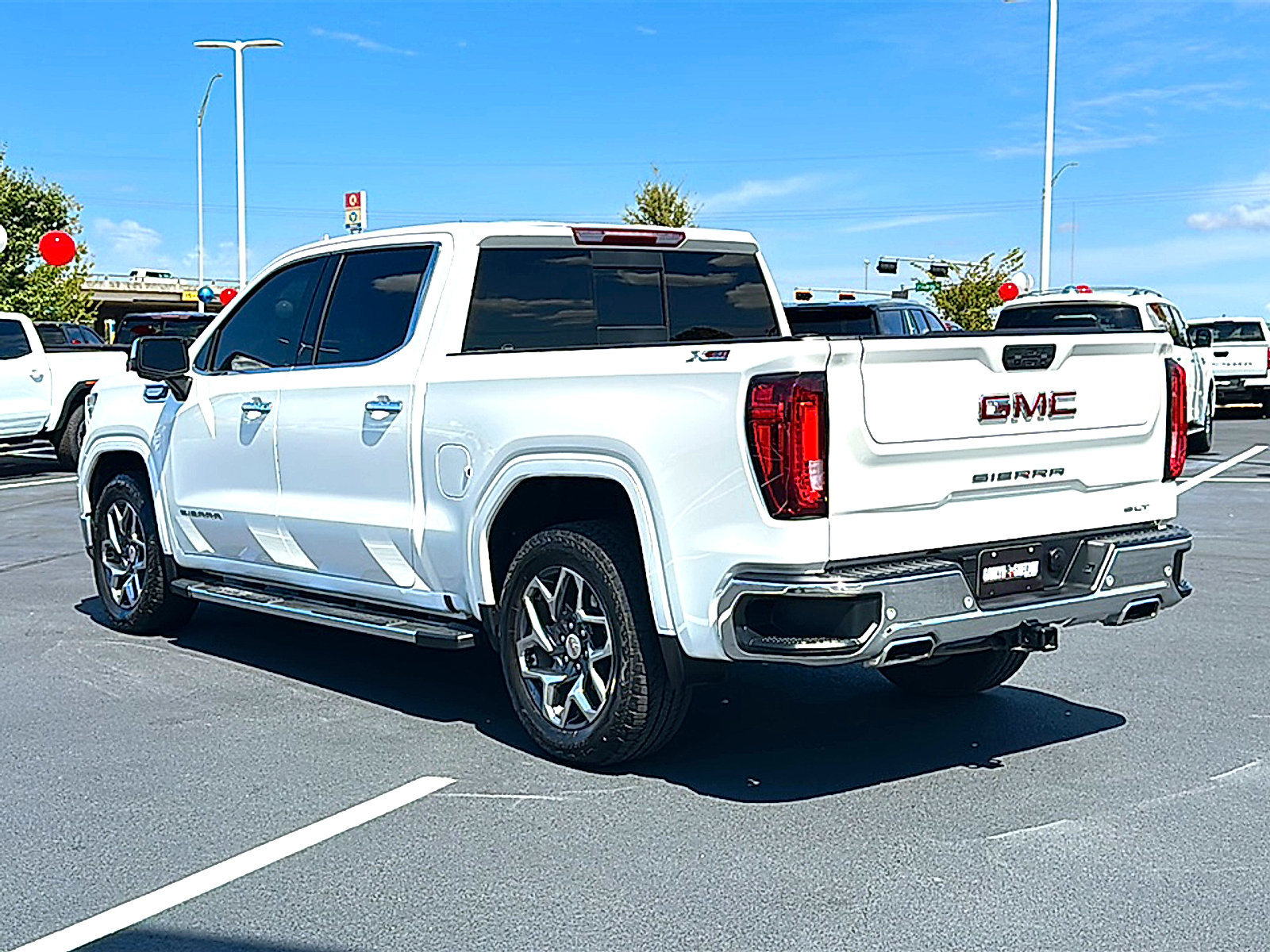 Used 2025 GMC Sierra 1500 SLT AWD/4WD image 6