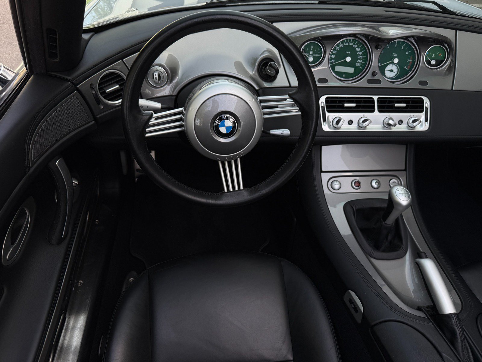 Used 2002 BMW Z8 RWD image 37