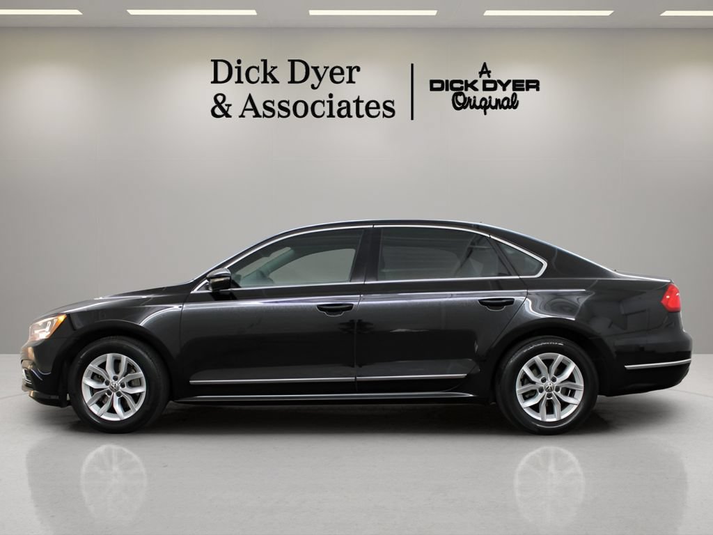 Used 2016 Volkswagen Passat 1.8T S FWD image 5