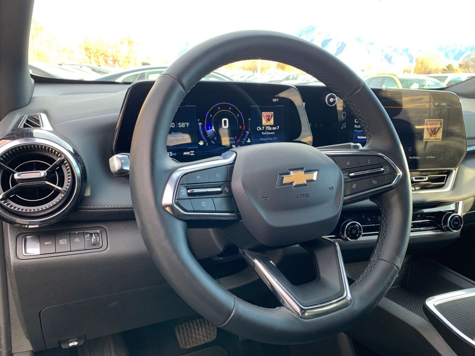 Used 2025 Chevrolet Equinox LT image 33