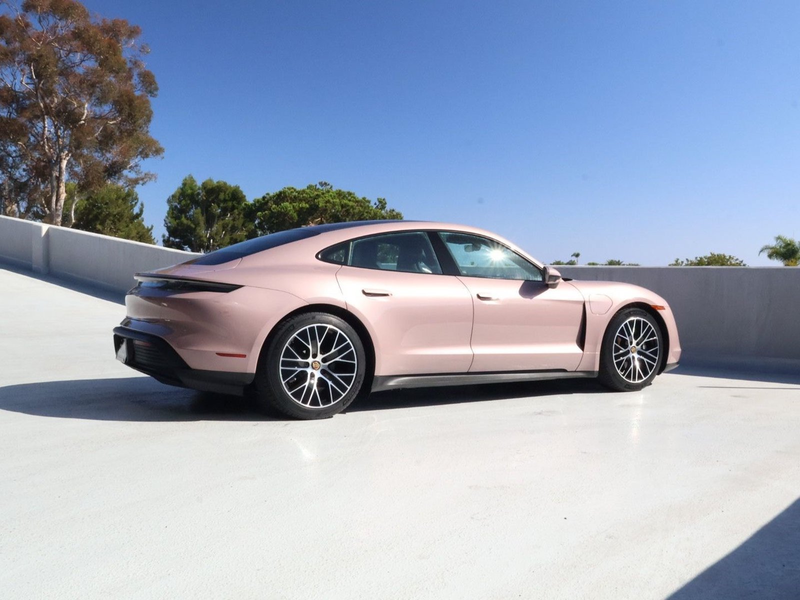 Certified 2023 Porsche Taycan w/ Premium Package RWD image 8