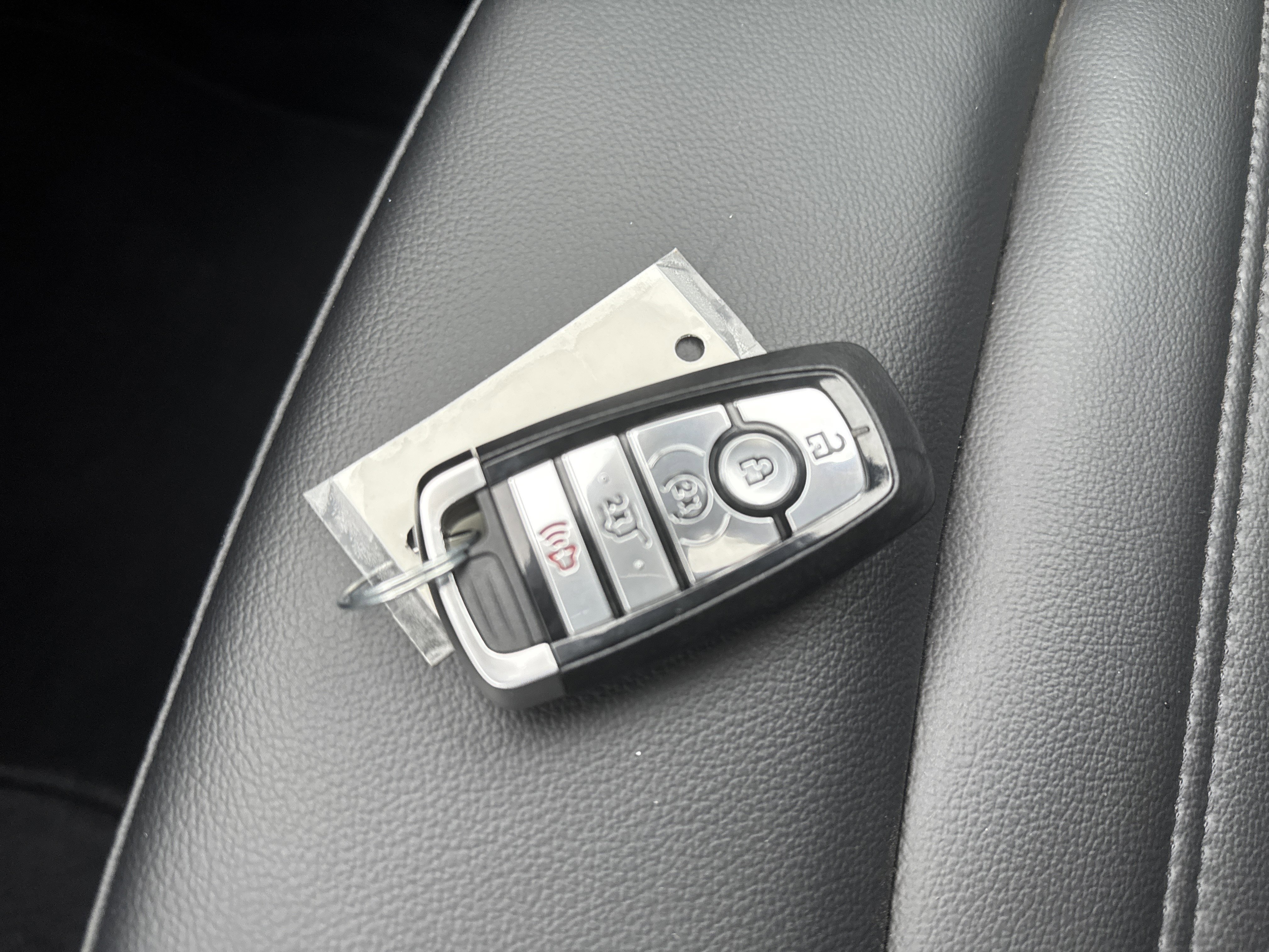 Used 2024 Ford Edge SEL w/ Convenience Package image 28