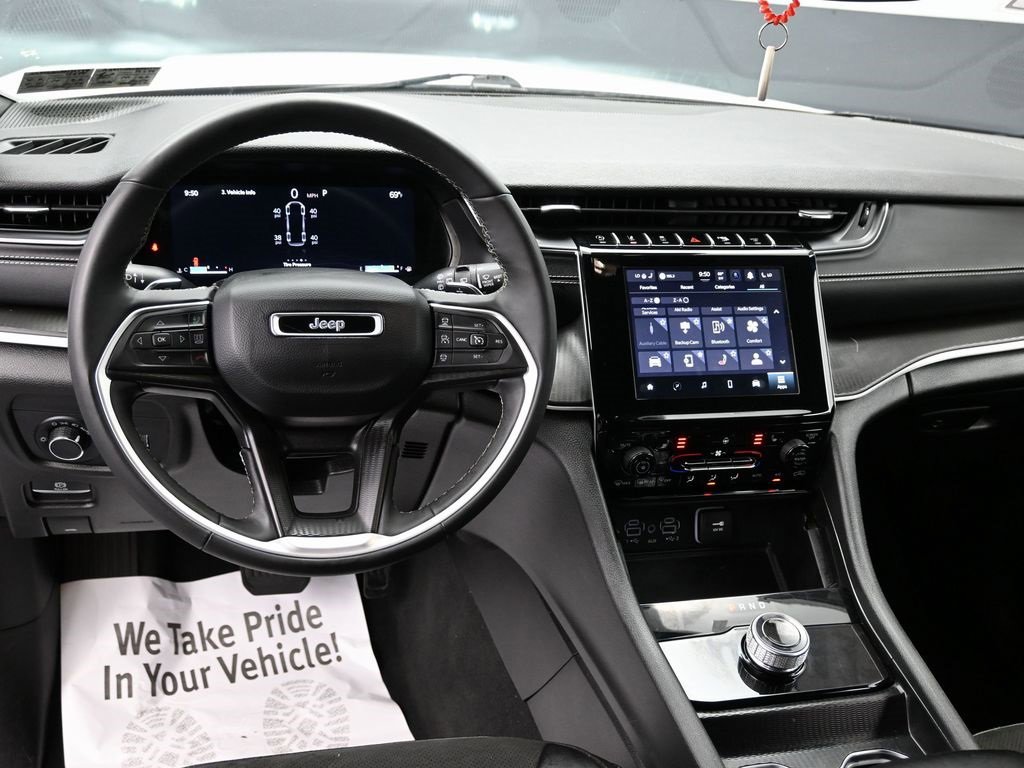 Used 2024 Jeep Grand Cherokee L Laredo image 32