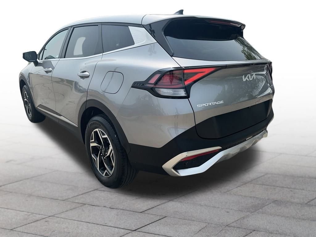 Used 2023 Kia Sportage LX image 5