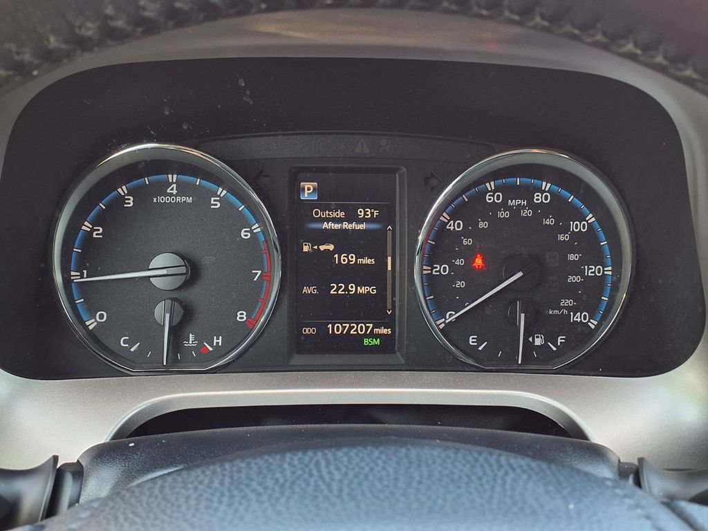 Used 2018 Toyota RAV4 Limited FWD image 33