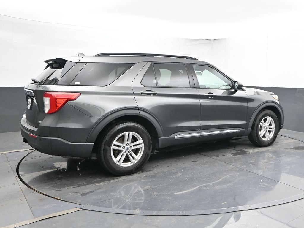 Used 2020 Ford Explorer XLT w/ Comfort Package AWD/4WD image 3