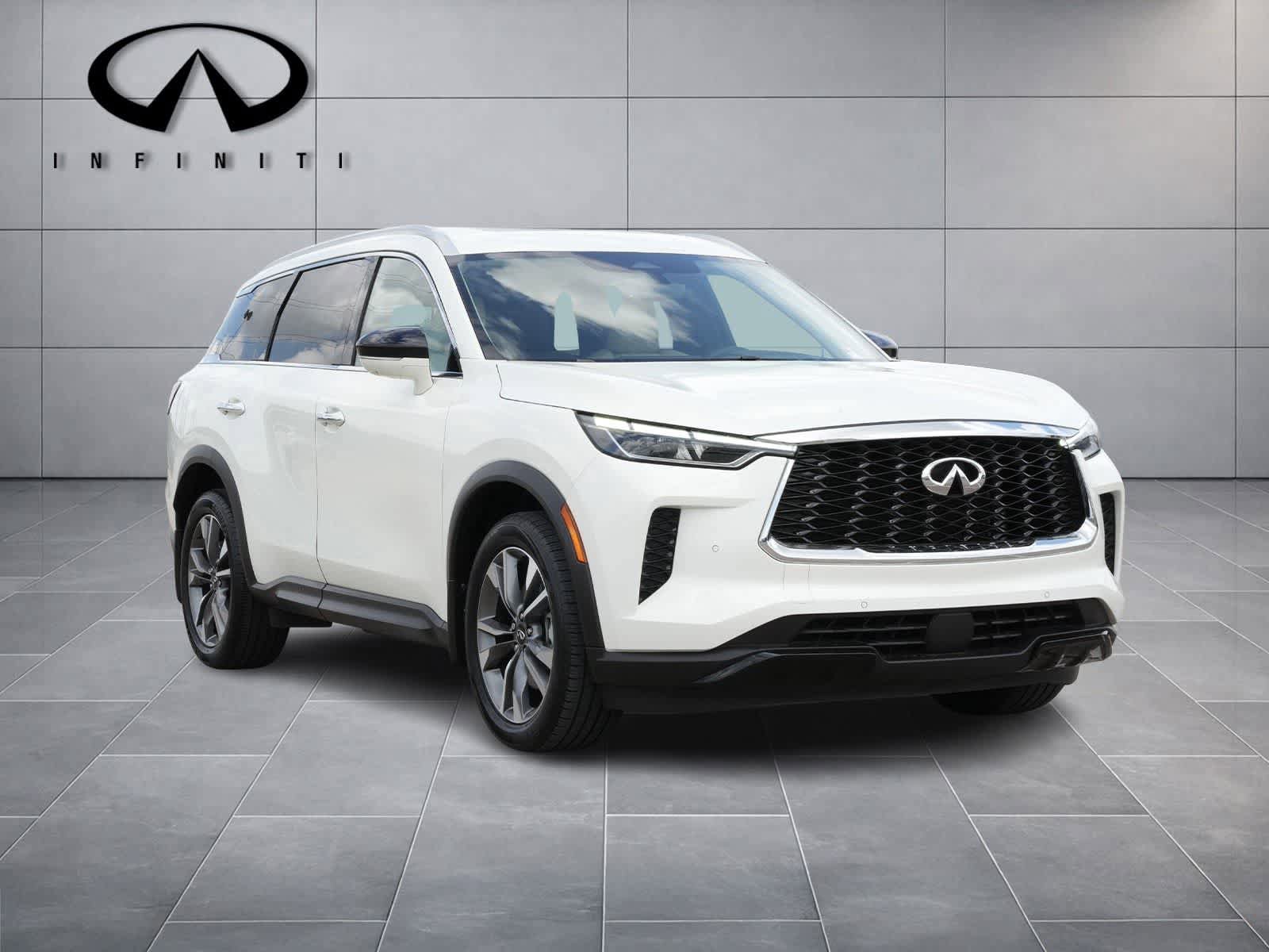 Certified 2023 INFINITI QX60 Luxe w/ Cargo Package FWD image 3