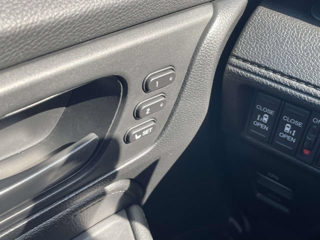 Used 2025 Honda Odyssey Sport-L image 25