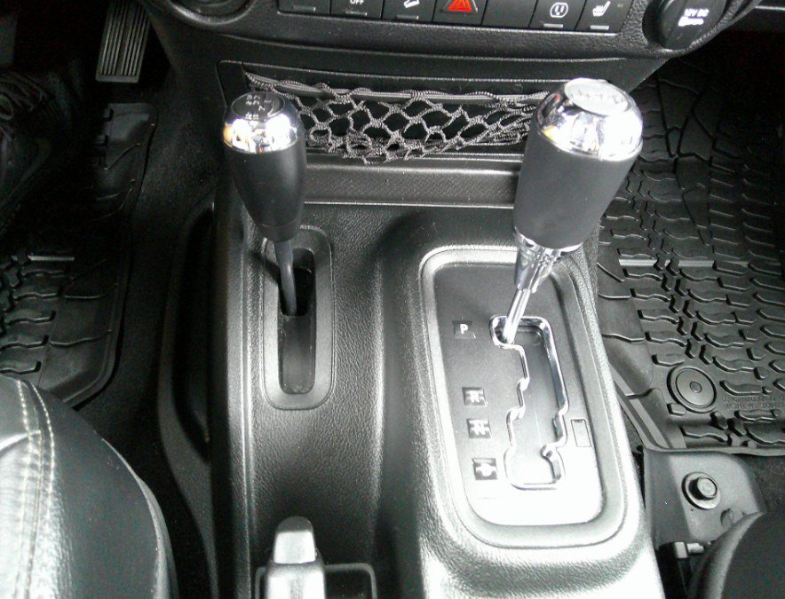 Used 2018 Jeep Wrangler Unlimited Sahara AWD/4WD image 65