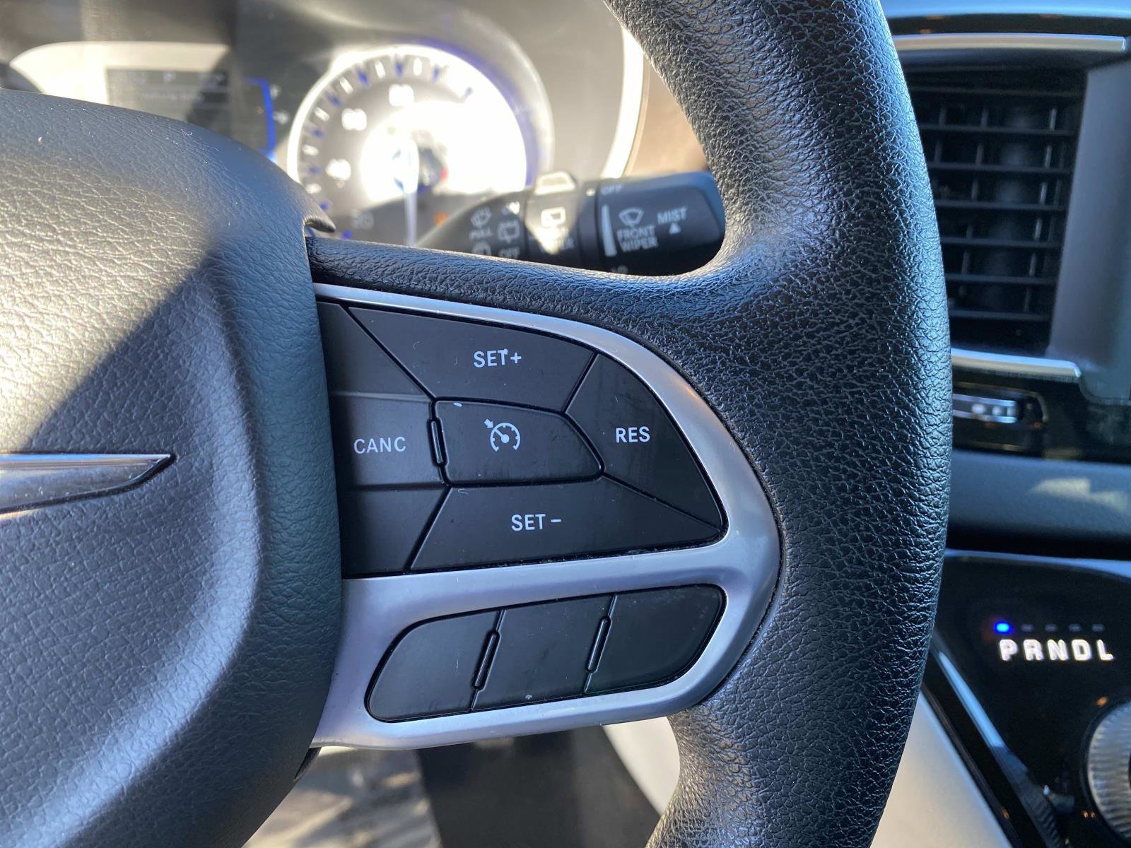 Used 2020 Chrysler Voyager L image 18