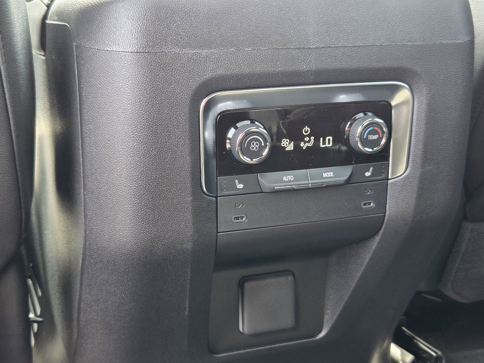 New 2026 Chevrolet Suburban Z71 w/ Comfort Package image 11