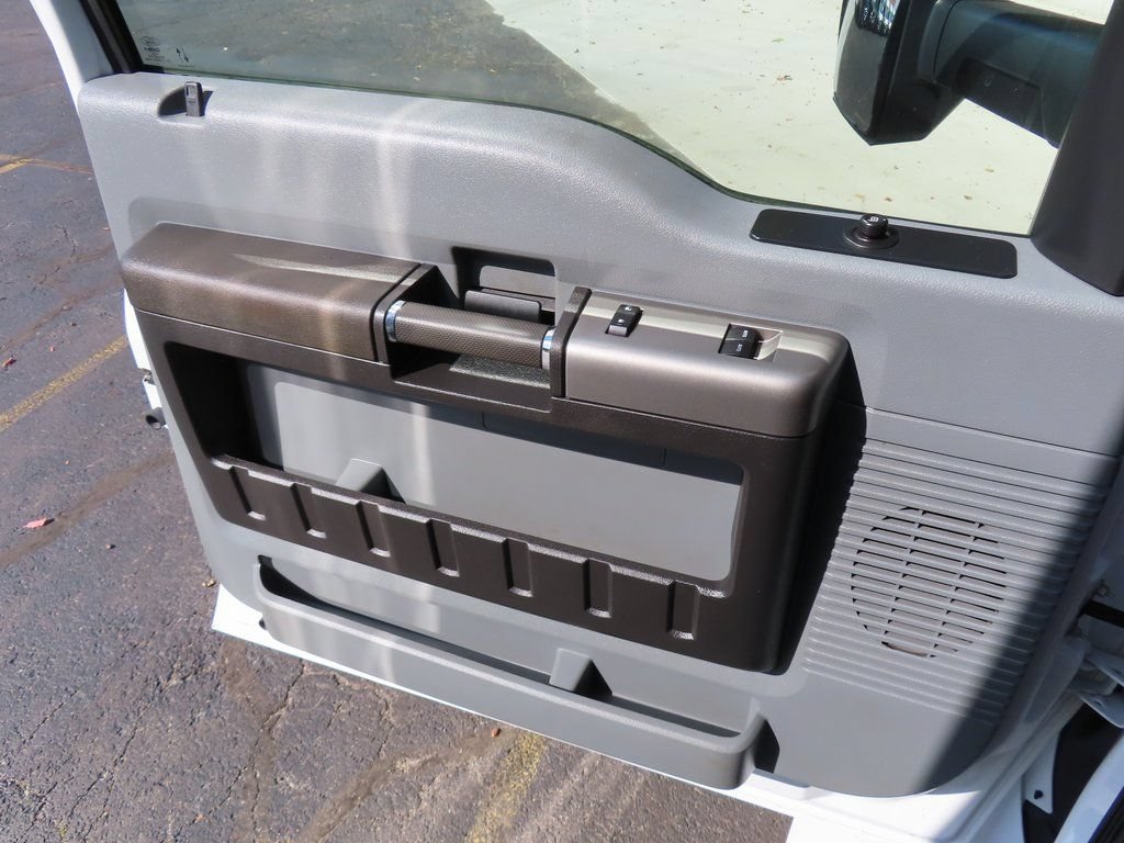 Used 2022 Ford F750 2WD Regular Cab Super Duty image 21