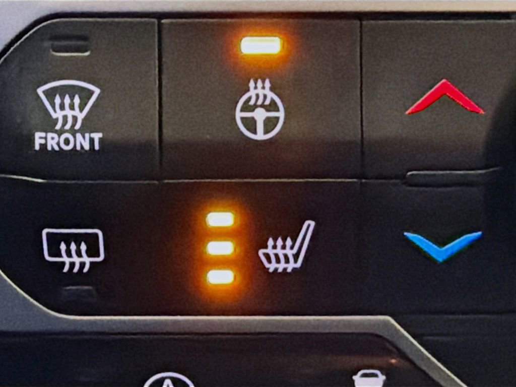 Used 2020 Jeep Wrangler Unlimited Sahara image 34