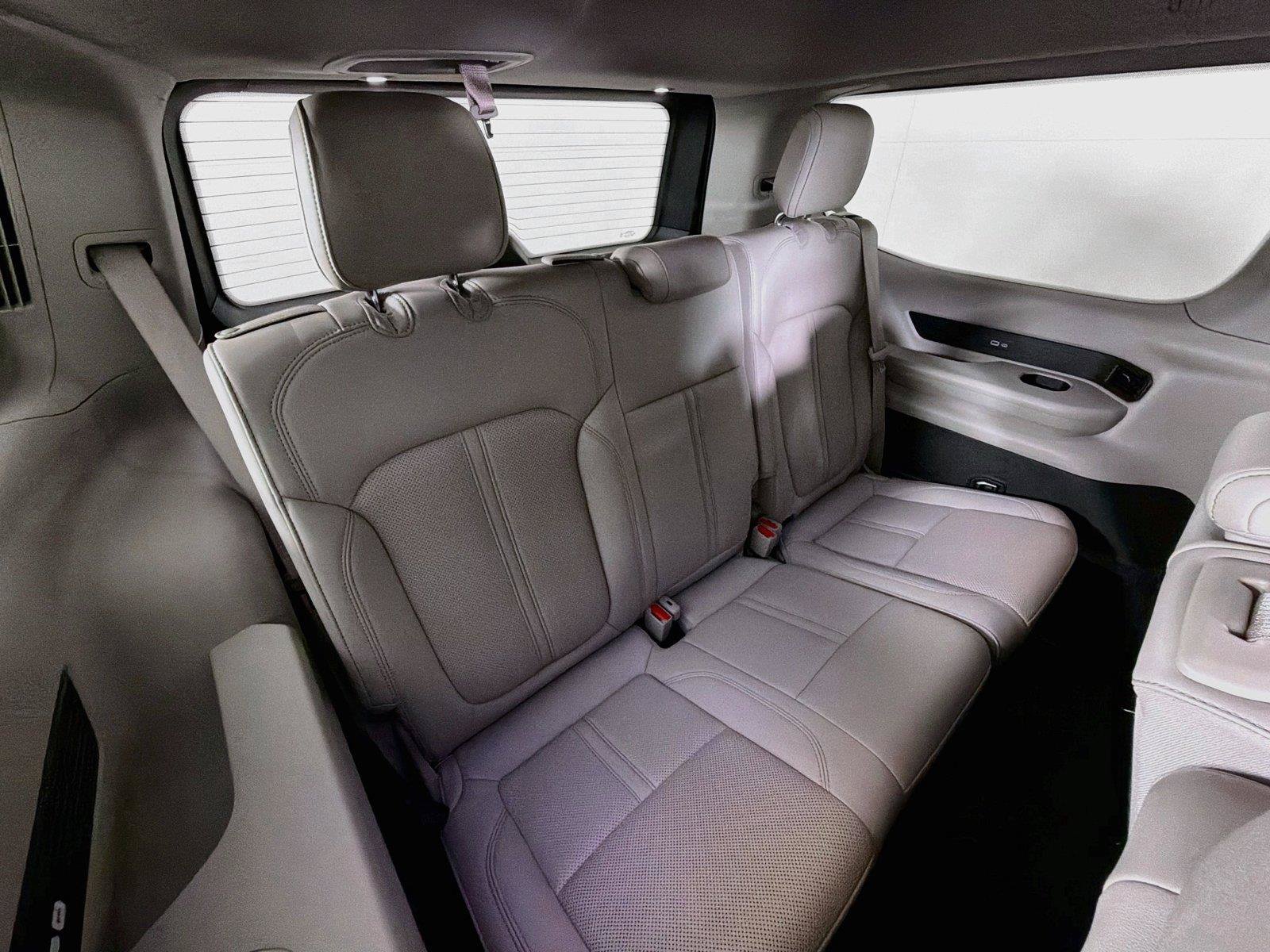Used 2022 Jeep Wagoneer Series I AWD/4WD image 41