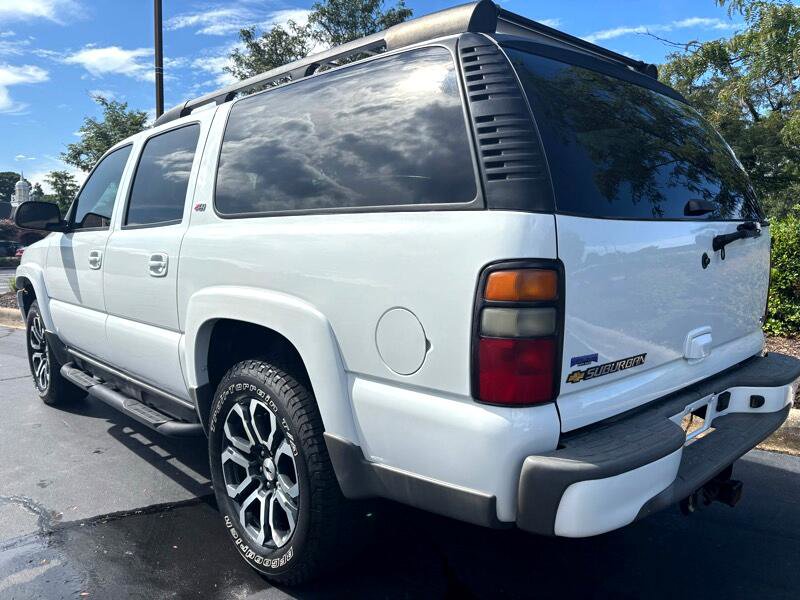 Used 2006 Chevrolet Suburban Z71 w/ Z71 Preferred Equipment Group image 3