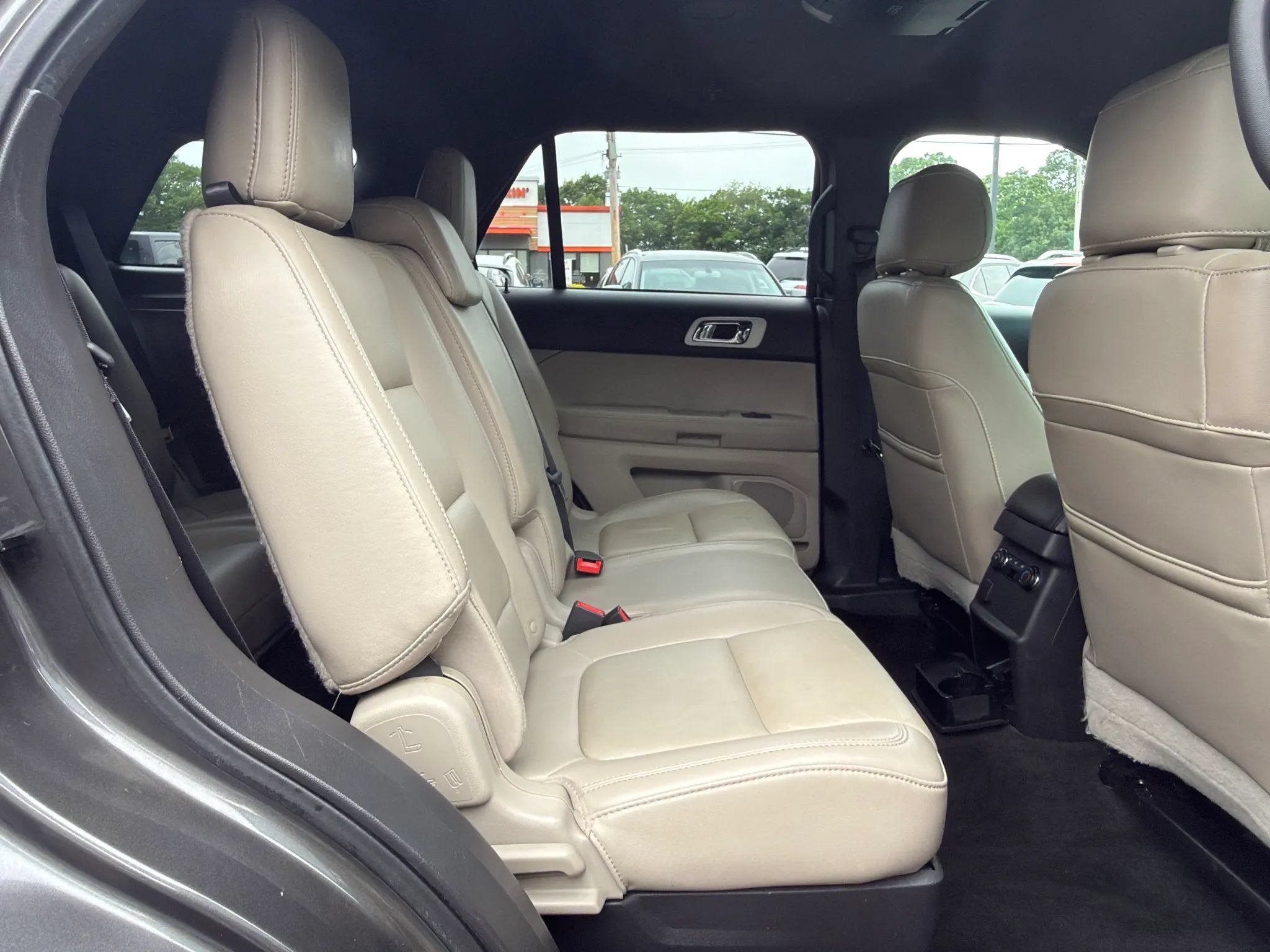 Used 2015 Ford Explorer XLT w/ Equipment Group 202A AWD/4WD image 20