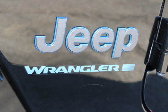 Used 2024 Jeep Wrangler Unlimited w/ Convenience Group AWD/4WD image 9