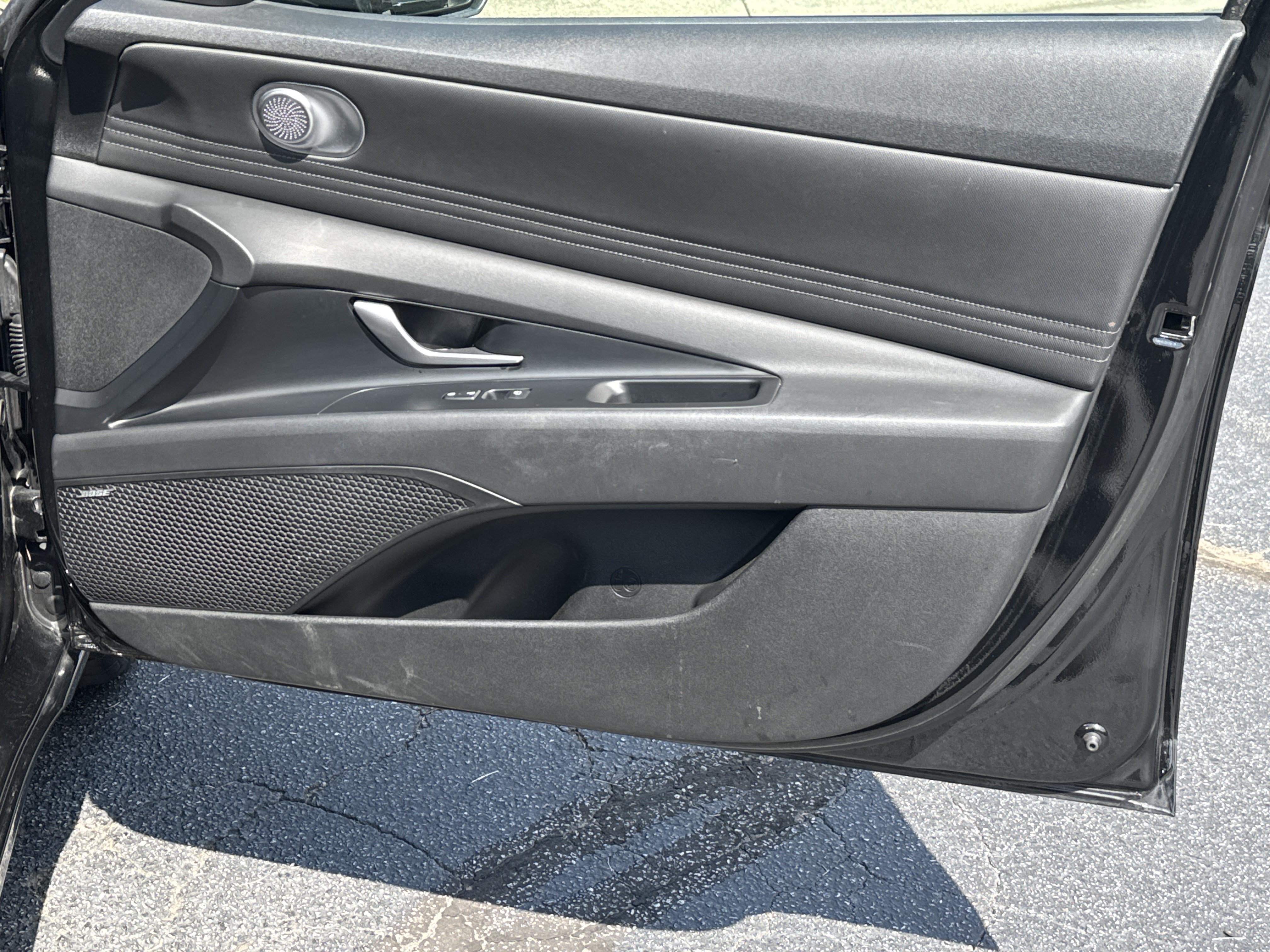 Used 2023 Hyundai Elantra Limited FWD image 12