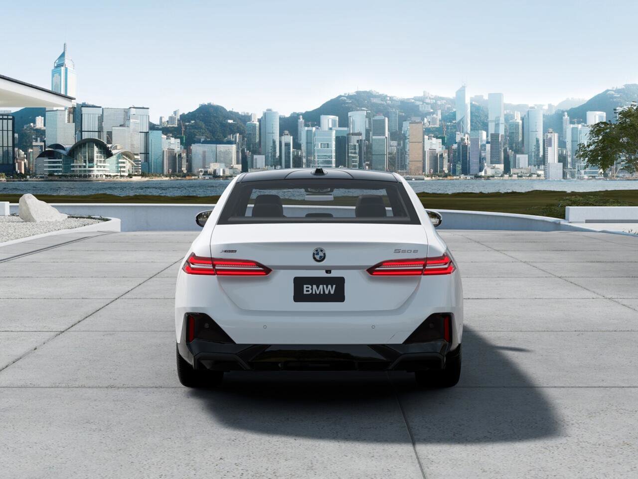 New 2027 BMW 550e xDrive image 5