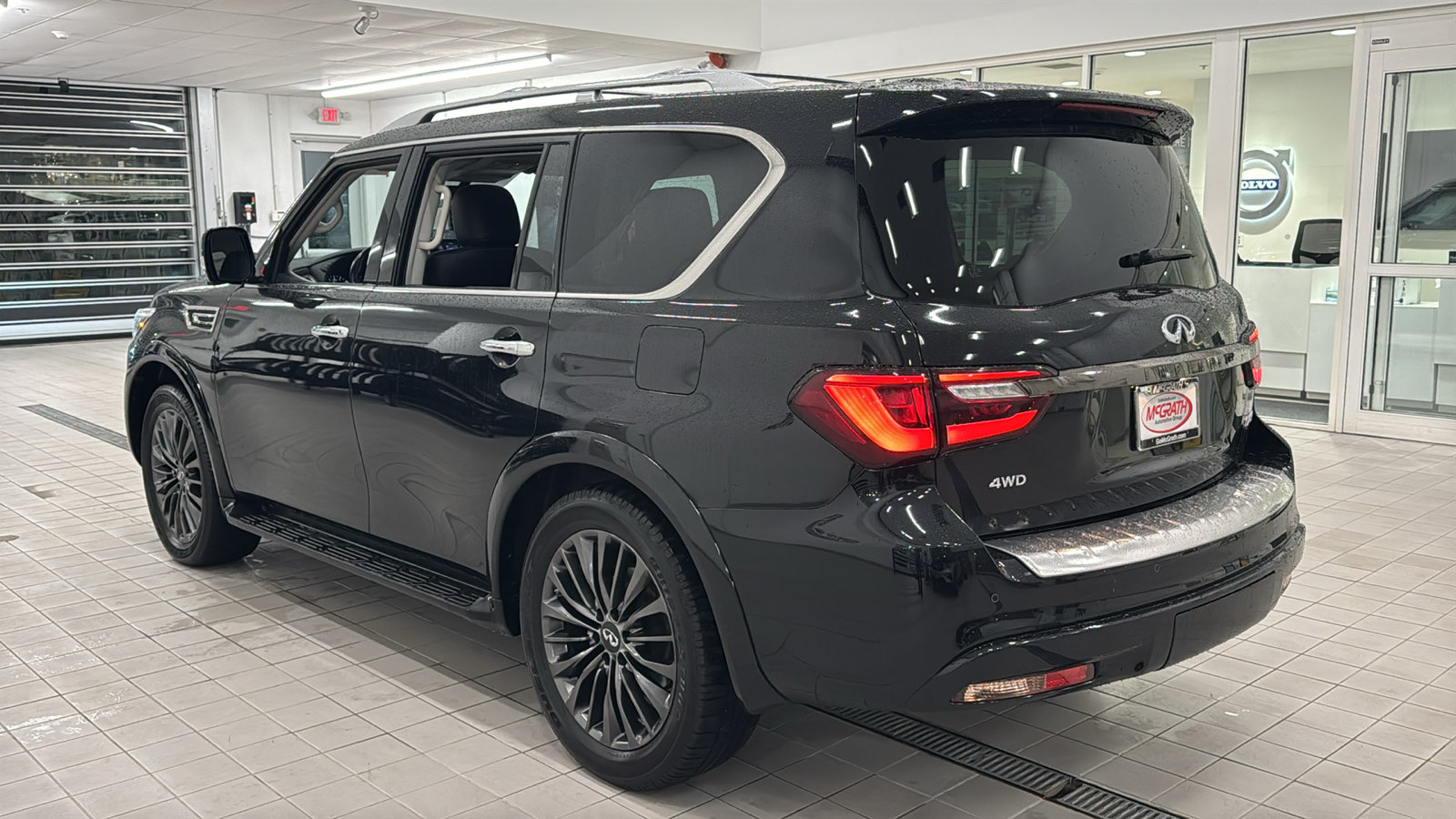 Used 2023 INFINITI QX80 Premium Select w/ Cargo Package AWD/4WD image 7