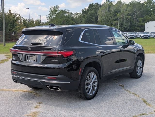 Used 2025 Buick Enclave Preferred FWD image 3