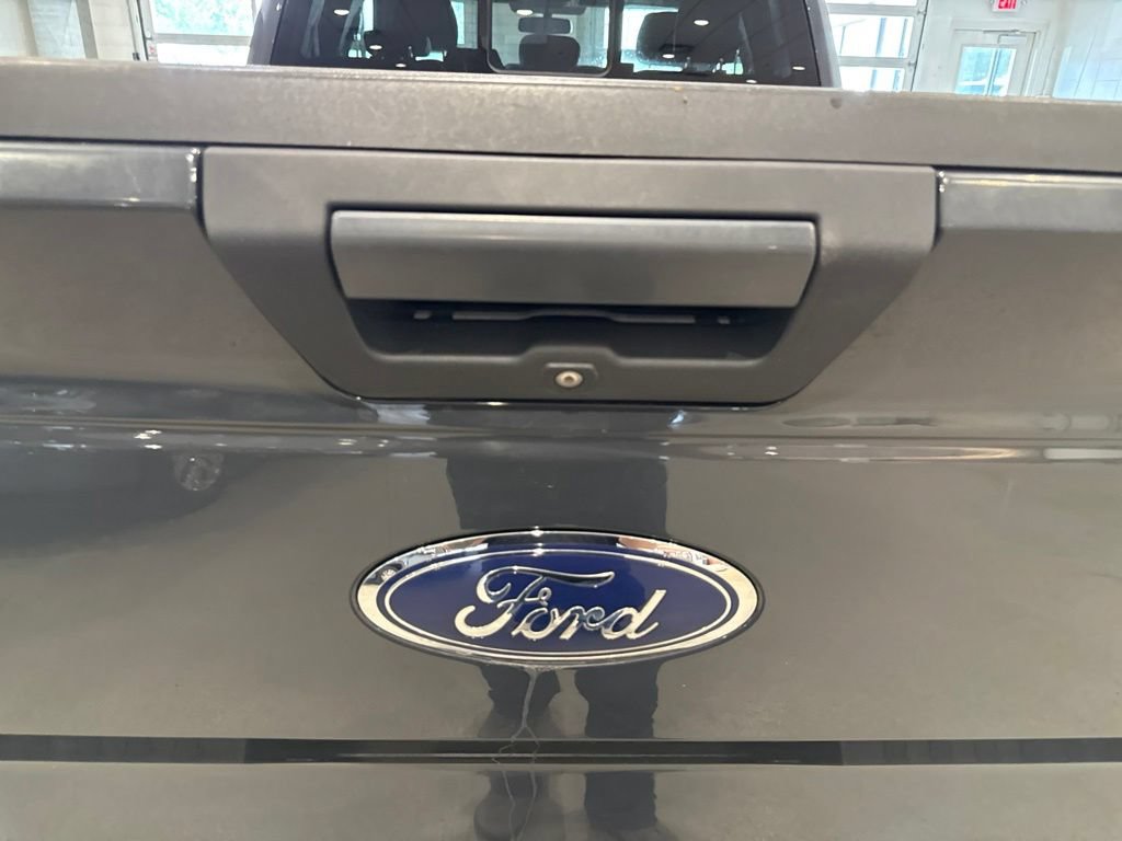 Used 2016 Ford F150 XLT w/ Equipment Group 302A Luxury AWD/4WD image 9