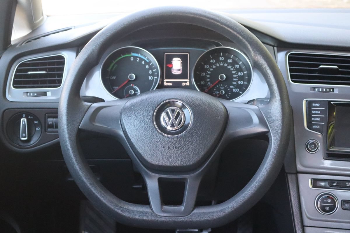 Used 2015 Volkswagen e-Golf Limited Edition FWD image 18
