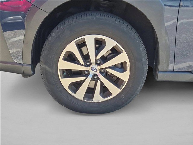 Used 2024 Subaru Outback Premium AWD/4WD image 16