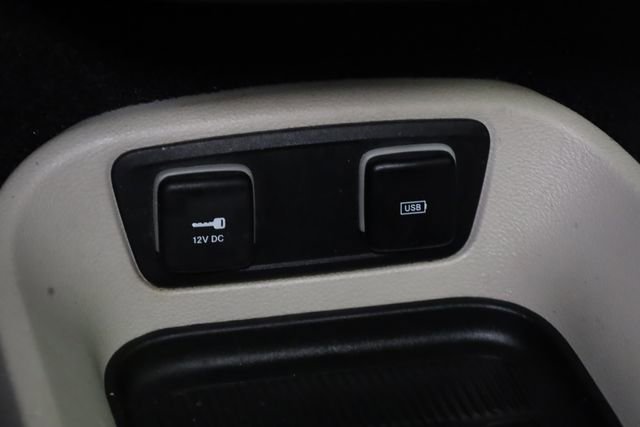 Used 2020 Chrysler Pacifica Touring-L image 24