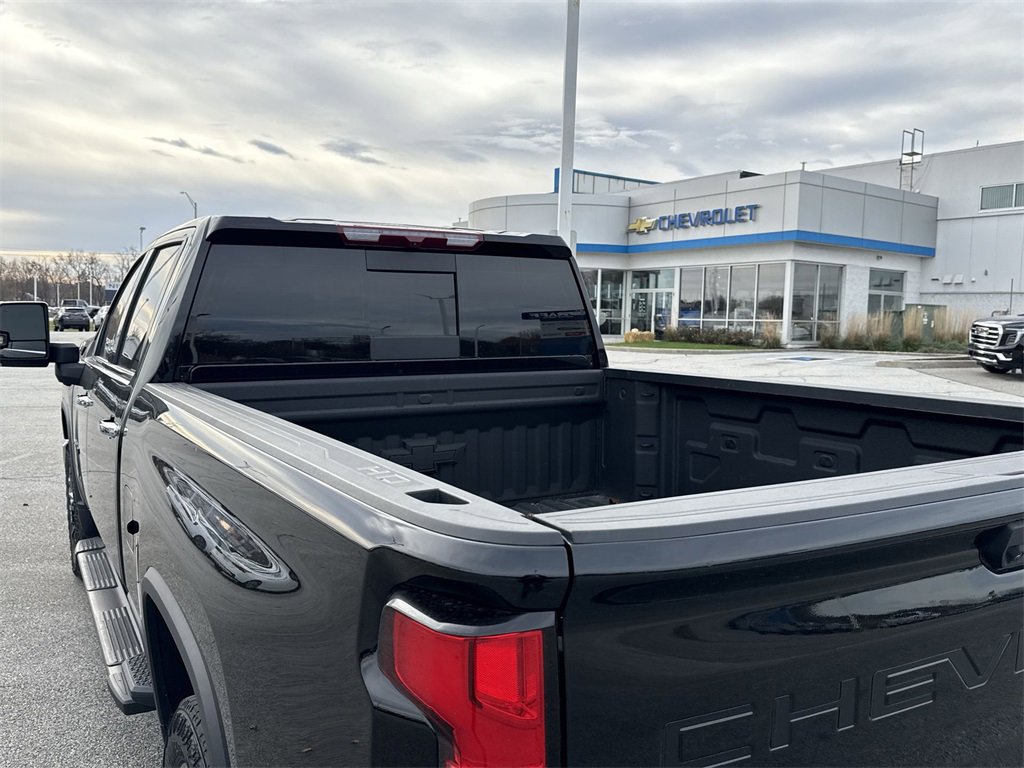 Used 2025 Chevrolet Silverado 2500 LTZ w/ LTZ Convenience Package image 21