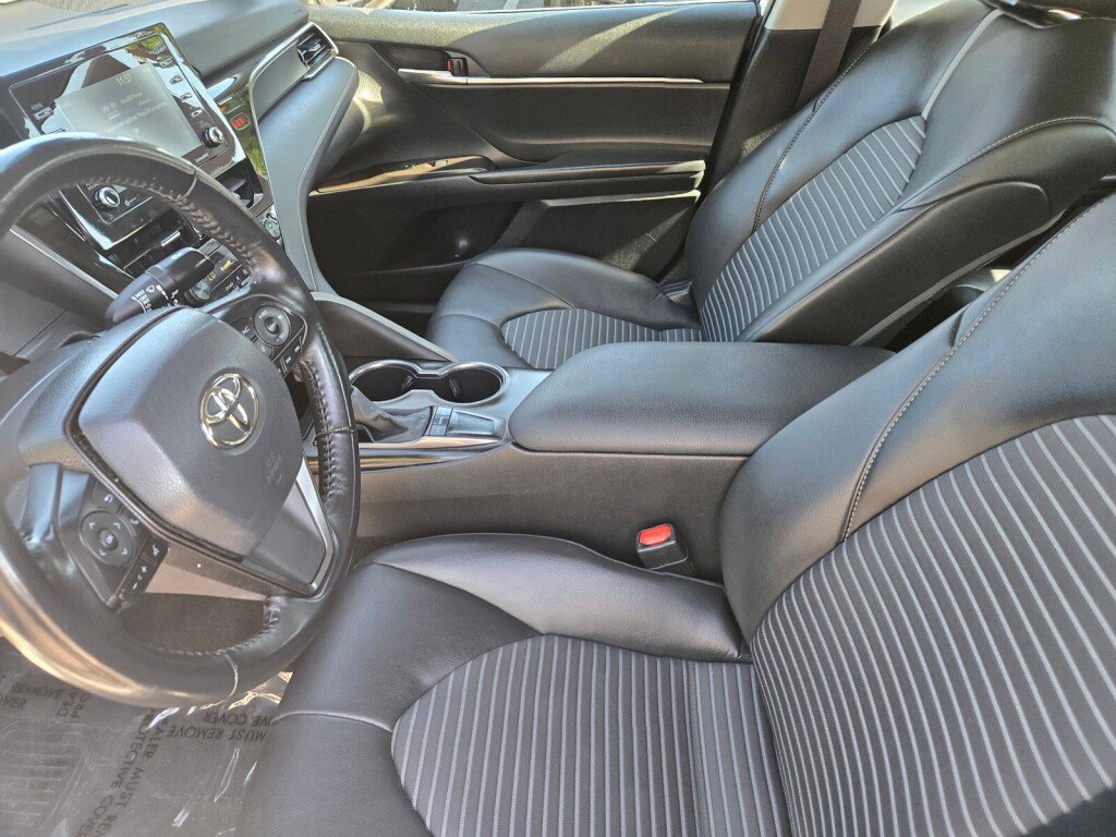 Used 2023 Toyota Camry SE image 20
