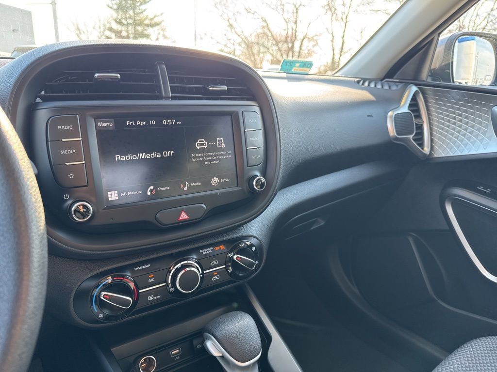 Used 2023 Kia Soul LX image 22