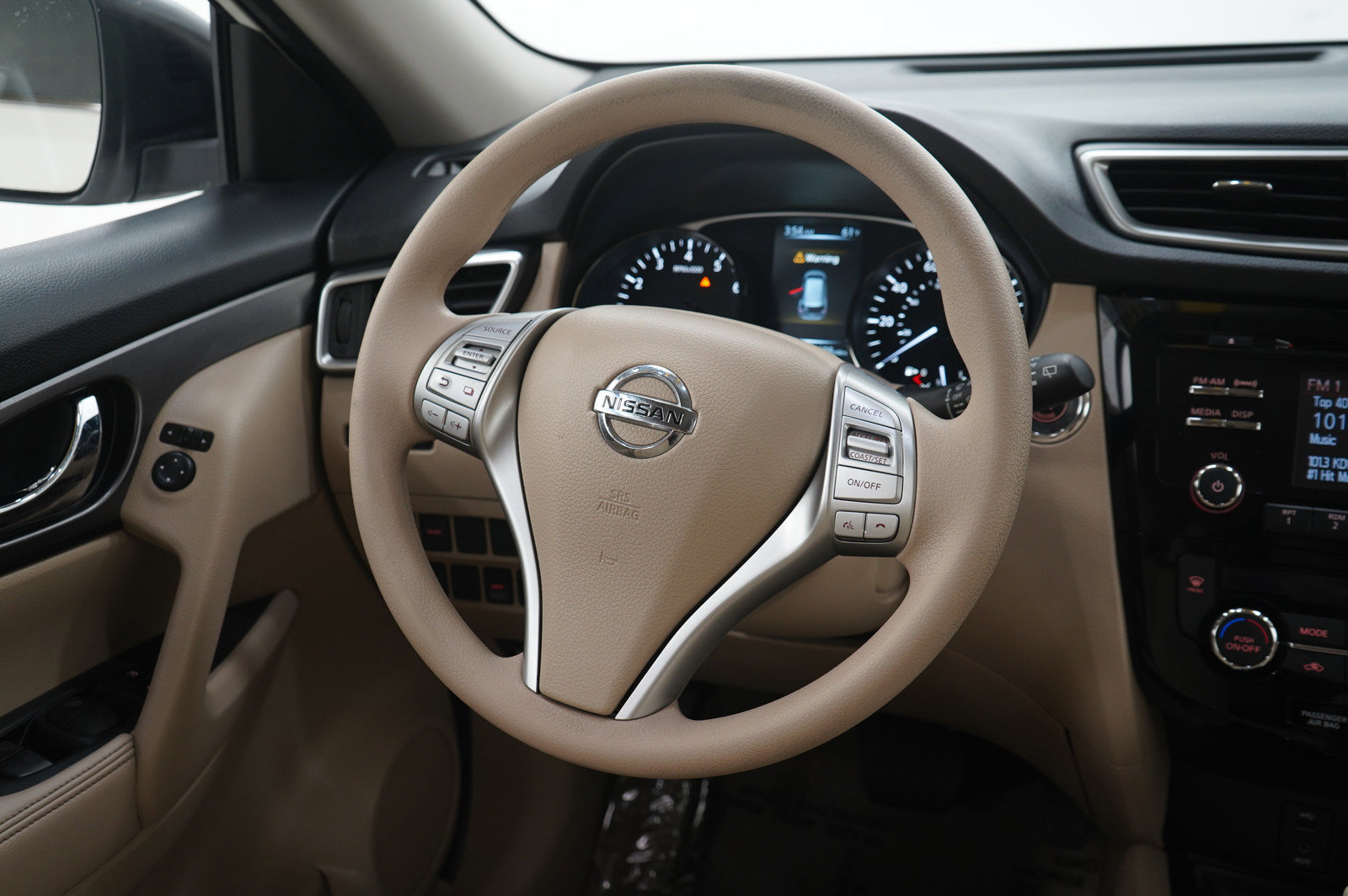 Used 2015 Nissan Rogue SV AWD/4WD image 16