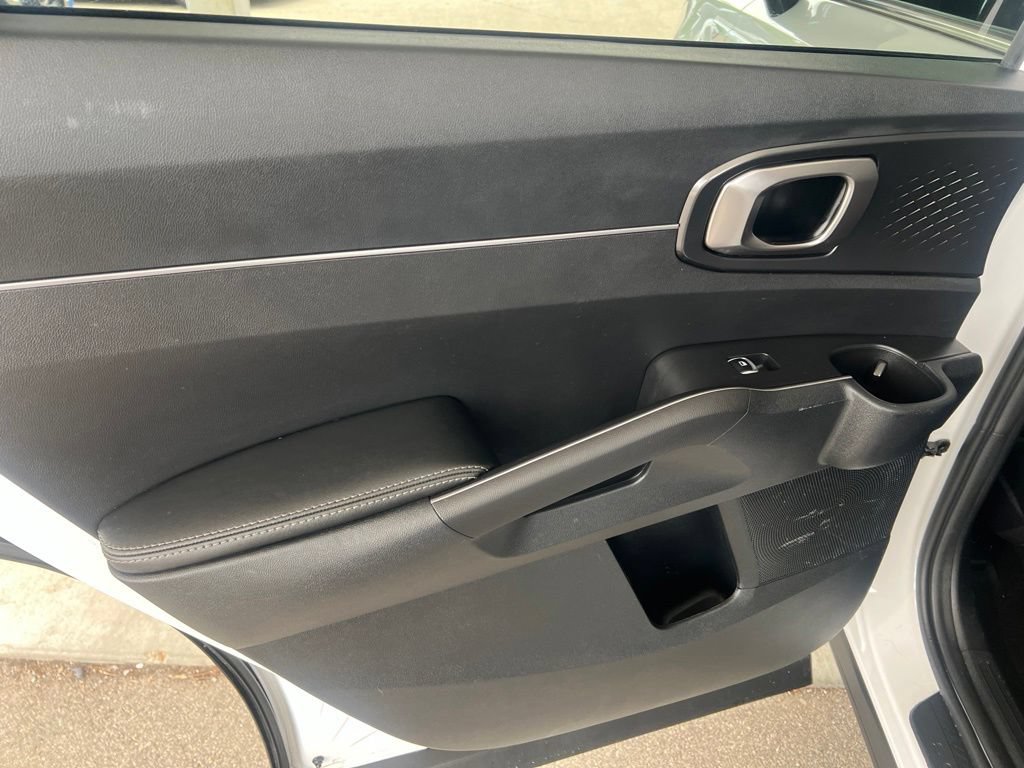 Certified 2024 Kia Sorento S FWD image 10