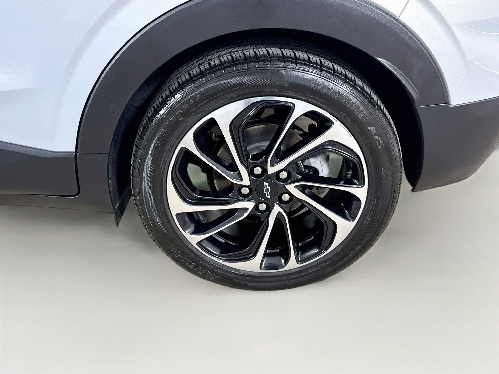Used 2022 Chevrolet Bolt EUV Premier w/ Sun & Sound Package FWD image 32