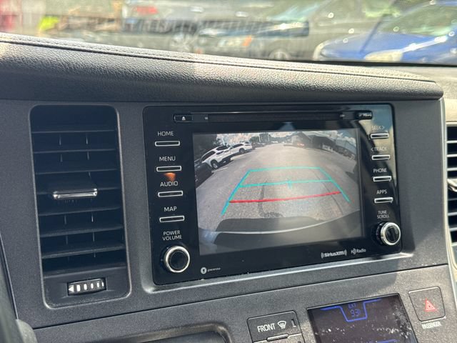 Used 2019 Toyota Sienna XLE FWD image 22