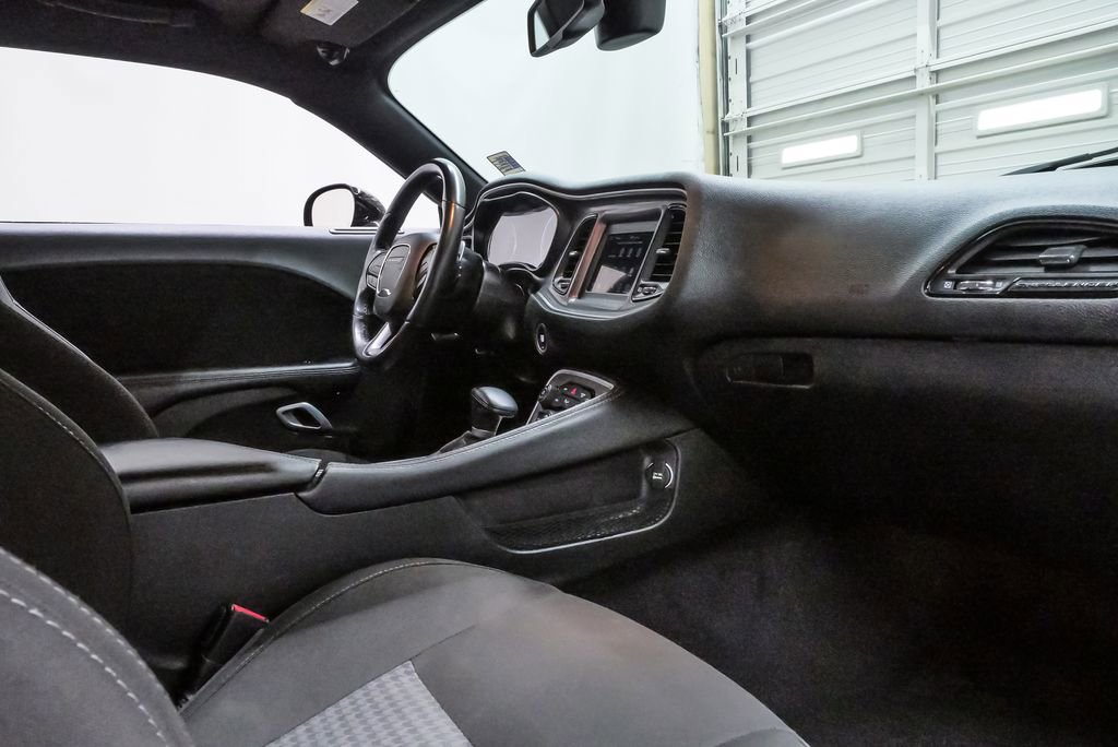 Used 2022 Dodge Challenger GT RWD image 12