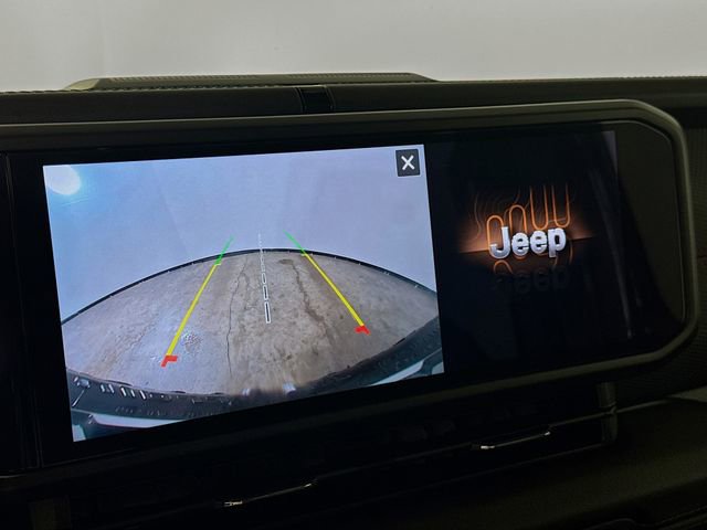 Used 2025 Jeep Wrangler Unlimited Rubicon AWD/4WD image 16