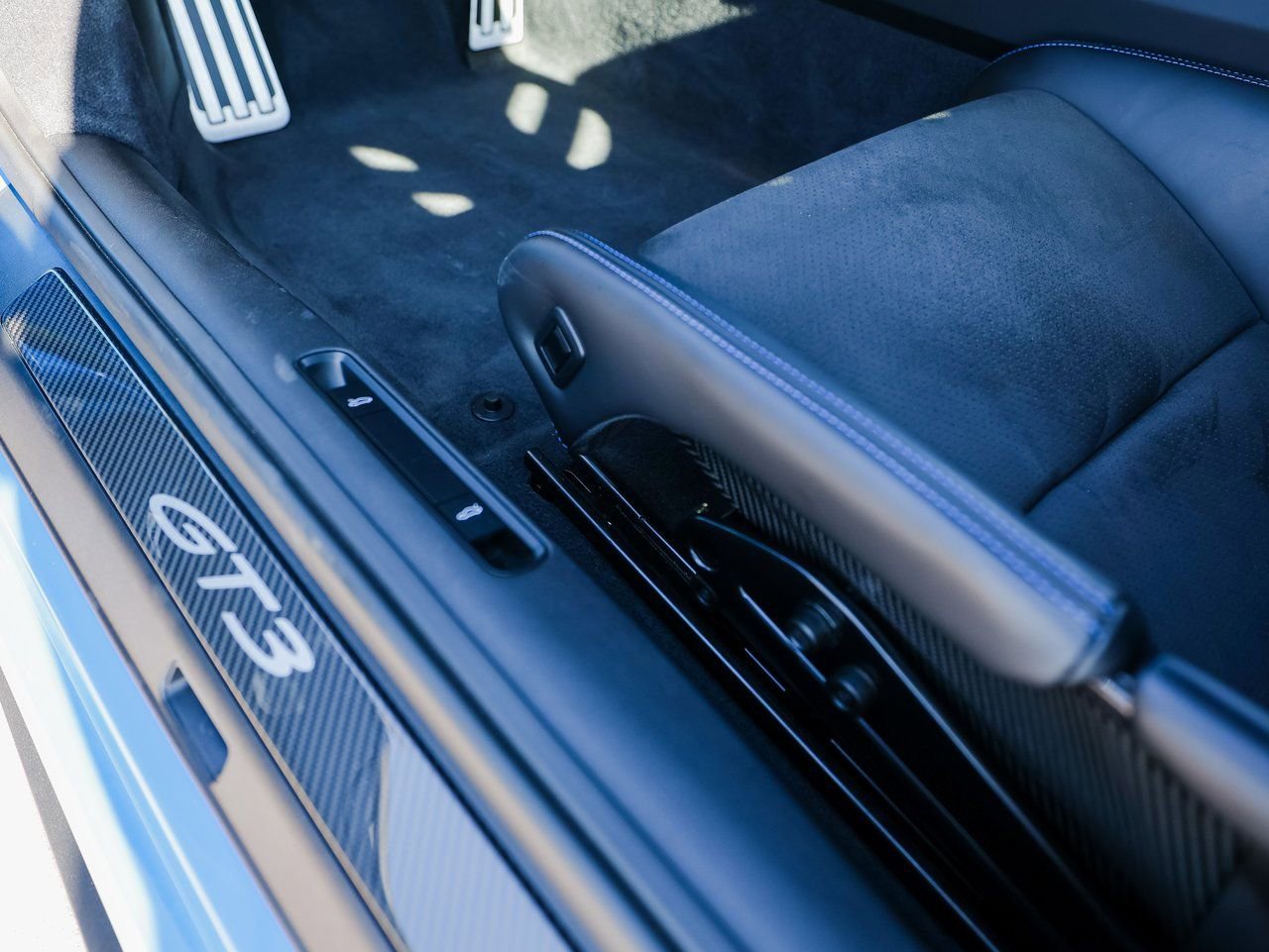 Certified 2023 Porsche 911 GT3 image 14