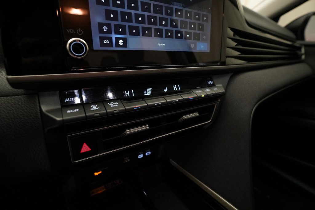 Used 2025 Toyota Camry LE image 20