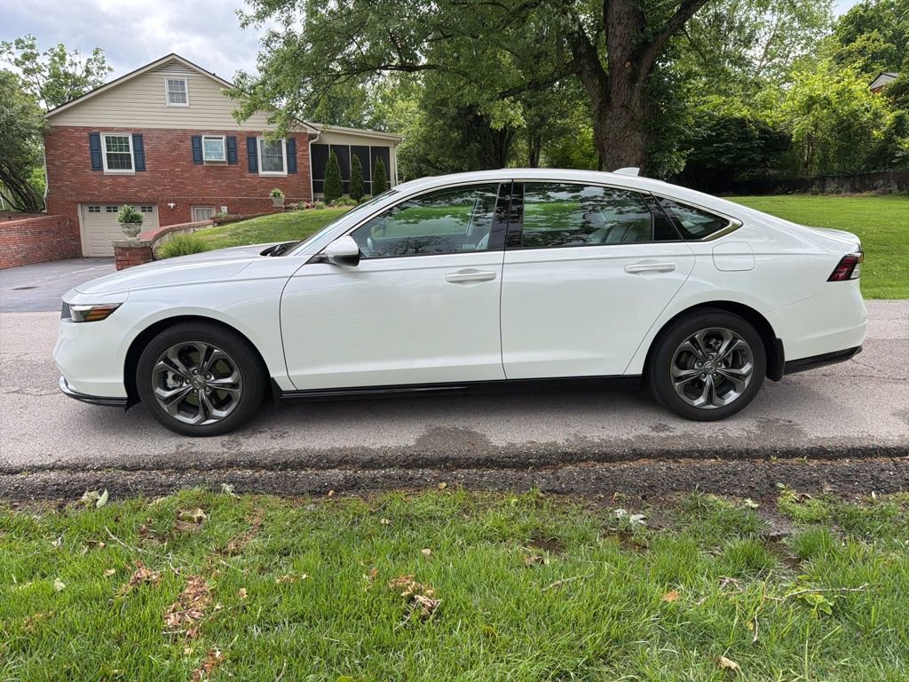 Used 2023 Honda Accord EX-L image 8
