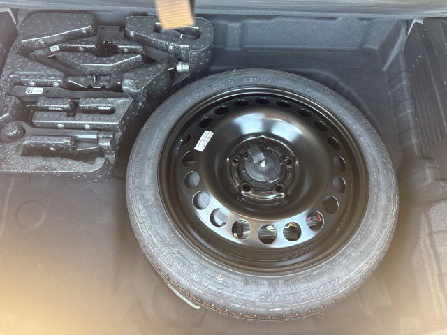 Used 2025 Chevrolet TrailBlazer LT AWD/4WD image 36