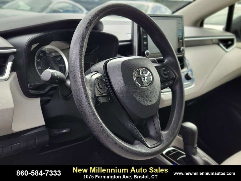Used 2021 Toyota Corolla LE w/ LE Convenience Package image 19