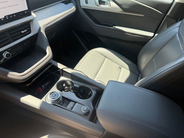 Used 2025 Ford Explorer Active w/ Active Comfort Package AWD/4WD image 11