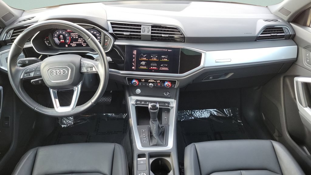 Used 2020 Audi Q3 2.0T Premium w/ Convenience Package AWD/4WD image 11