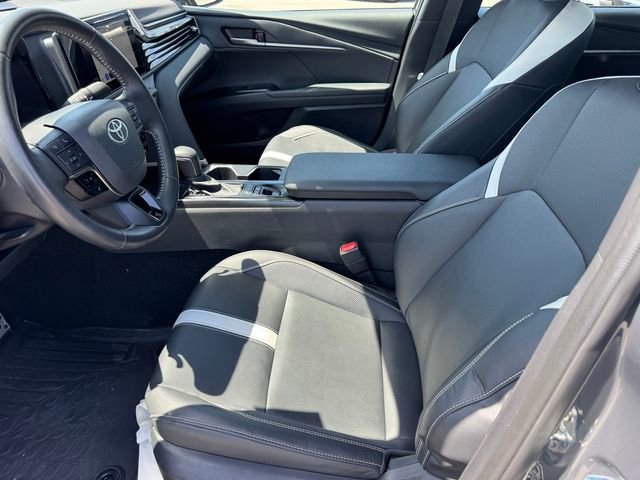 Used 2025 Toyota Camry SE w/ Convenience Package FWD image 12
