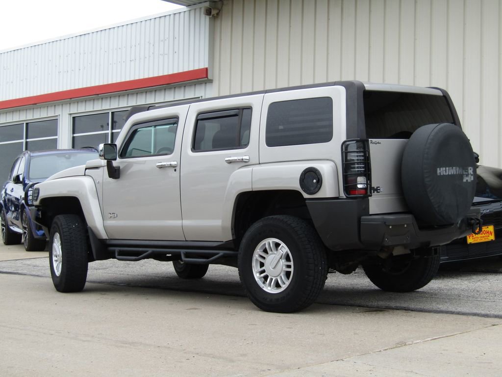 Used 2007 HUMMER H3 w/ Chrome Appearance Package AWD/4WD image 8