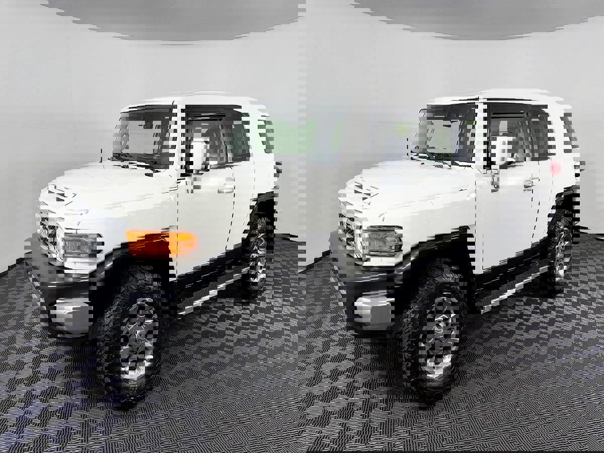 Used 2013 Toyota FJ Cruiser 4WD image 2